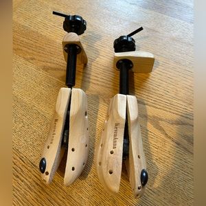 Wooden shoe forms adjustable Kevin Anna